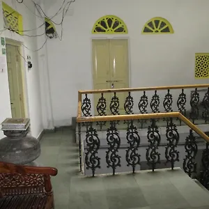 2* Pensión Udai Haveli